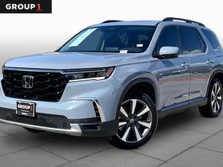 Used 2025 Honda Pilot Touring video 1