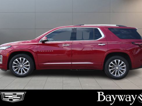 Used 2023 Chevrolet Traverse Premier image 4