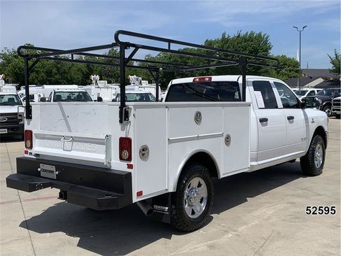 Used 2022 RAM 2500 Tradesman w/ Chrome Appearance Group AWD/4WD image 2