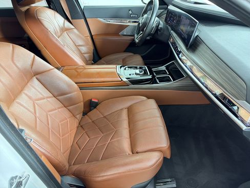 Certified 2023 BMW 760i xDrive AWD/4WD image 30