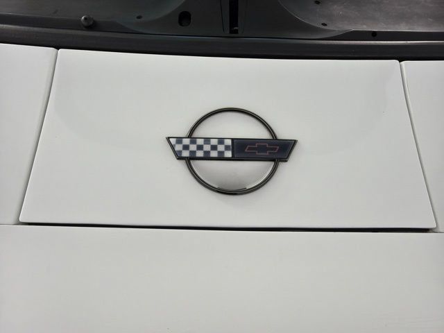 Used 1993 Chevrolet Corvette Coupe RWD image 24