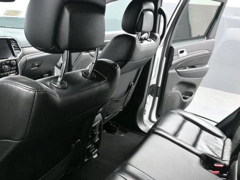 Used 2021 Jeep Grand Cherokee Limited AWD/4WD image 22