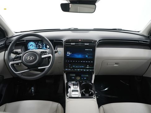 Certified 2024 Hyundai Tucson Limited AWD/4WD image 16