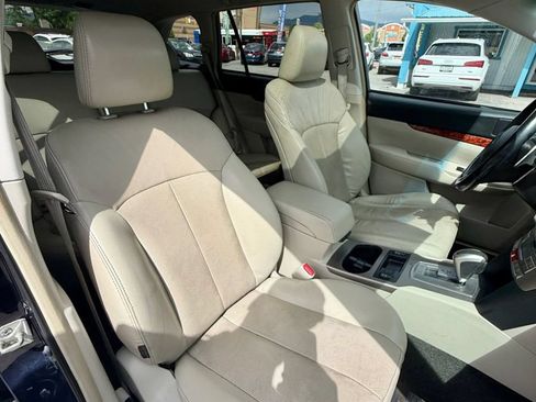 Used 2012 Subaru Outback 2.5i Limited w/ Moonroof Pkg AWD/4WD image 15