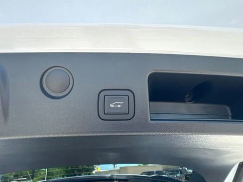 Used 2026 Chevrolet Equinox RS w/ Convenience Package III FWD image 23
