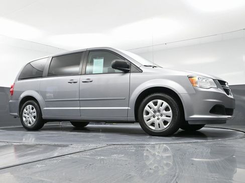 Used 2017 Dodge Grand Caravan SE w/ Power Window Group image 45