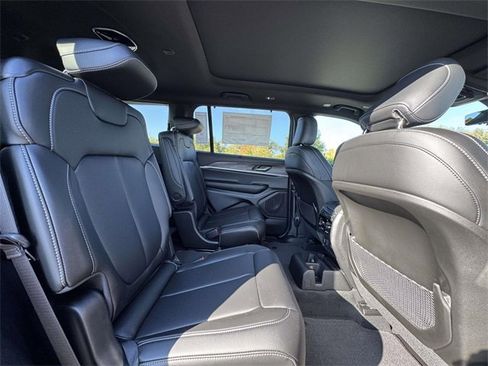 New 2025 Jeep Grand Cherokee L Limited w/ Luxury Tech Group II image 15