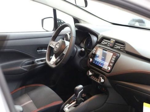 New 2025 Nissan Versa SR image 19