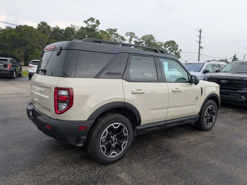 Used 2025 Ford Bronco Sport Outer Banks w/ Outer Banks Tech Package+ AWD/4WD image 4