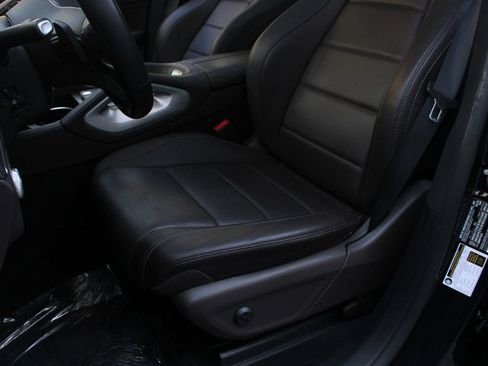 Used 2022 Mercedes-Benz GLS 450 4MATIC image 19