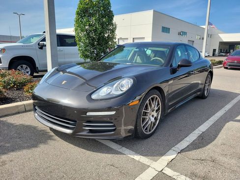 Used 2014 Porsche Panamera 4 image 2