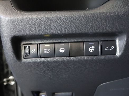 Used 2021 Toyota RAV4 XLE w/ Convenience Package AWD/4WD image 19