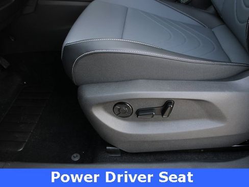 New 2025 Volkswagen Tiguan SE image 4