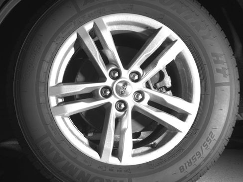 Used 2024 Ford Explorer XLT RWD image 14
