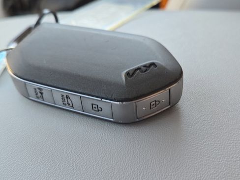 Used 2023 Kia Telluride EX w/ EX Captain's Chair Package image 35