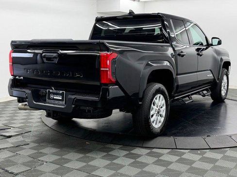 Certified 2026 Toyota Tacoma SR5 AWD/4WD image 10