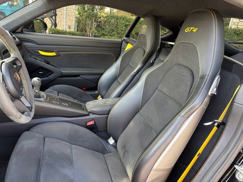 Used 2021 Porsche 718 Cayman GT4 RWD image 8