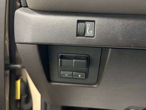 Used 2023 Chevrolet Colorado ZR2 w/ ZR2 Convenience Package III AWD/4WD image 21
