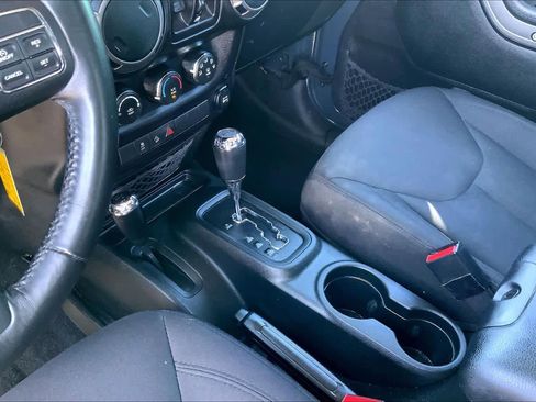 Used 2017 Jeep Wrangler Unlimited Sport w/ Quick Order Package 24S AWD/4WD image 16