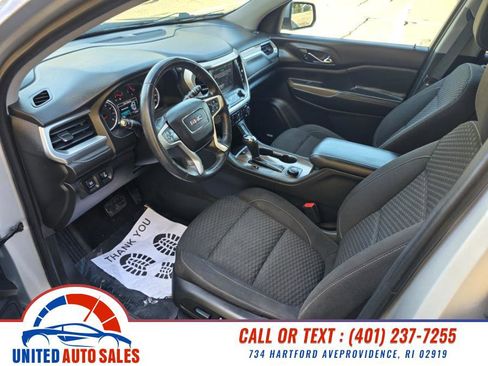 Used 2017 GMC Acadia SLE image 9