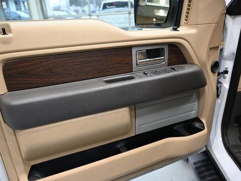 Used 2013 Ford F150 Lariat w/ Lariat Chrome Pkg image 26