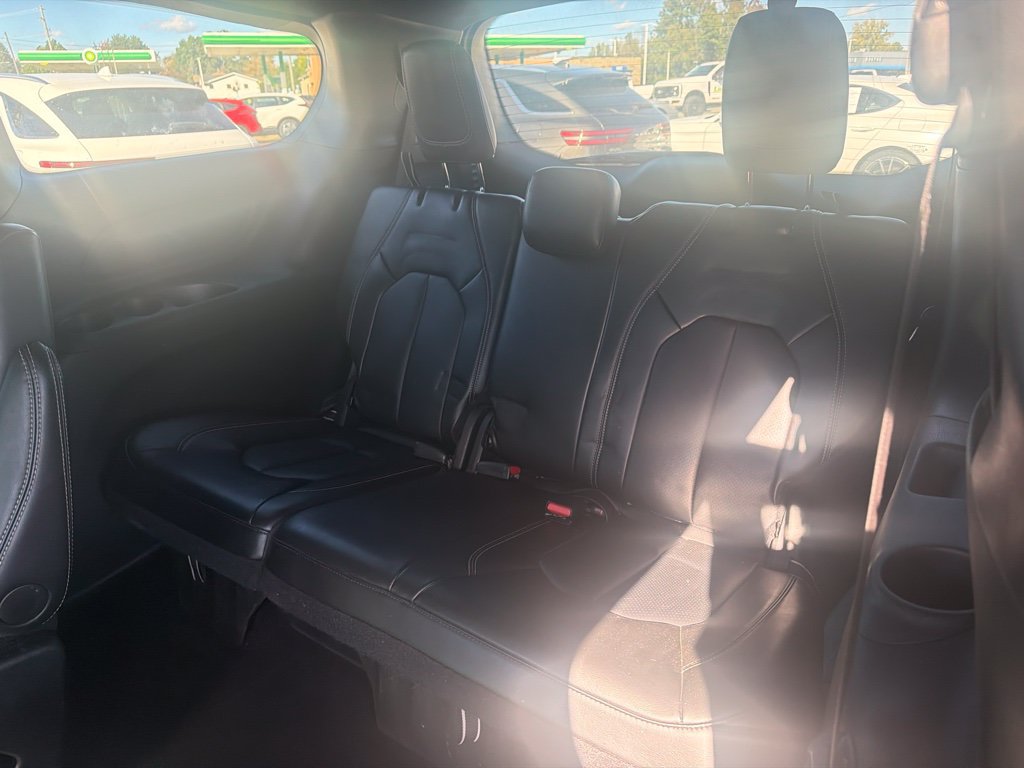 Used 2025 Chrysler Pacifica Select FWD image 12