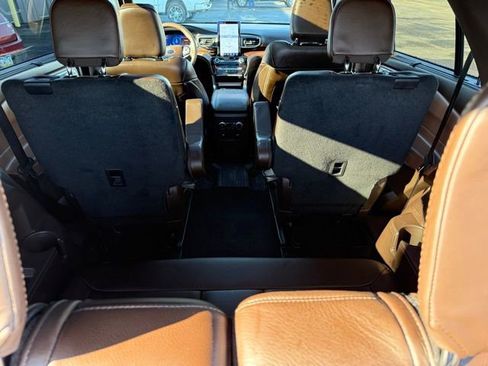 Used 2024 Ford Explorer King Ranch w/ Technology Package image 10