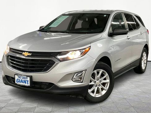 Used 2020 Chevrolet Equinox LS w/ LS Convenience Package image 1