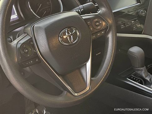 Used 2019 Toyota Camry LE image 18