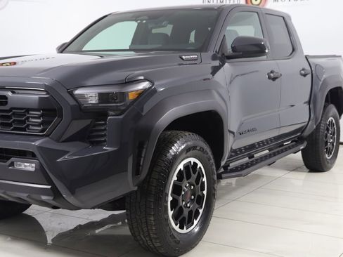 Used 2025 Toyota Tacoma TRD Off-Road image 51