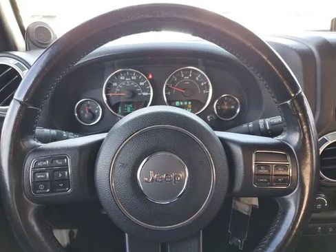 Used 2014 Jeep Wrangler Unlimited Sahara w/ Connectivity Group image 23