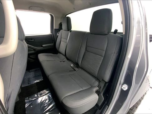 Used 2024 Nissan Frontier S image 17