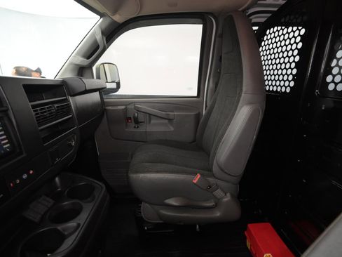 Used 2020 Chevrolet Express 2500 w/ Driver Convenience Package image 26