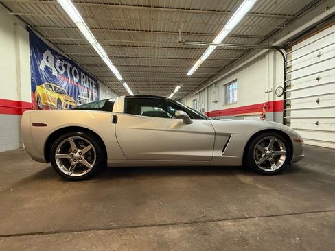 Used 2005 Chevrolet Corvette Coupe w/ Preferred Equipment Group image 4