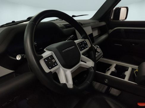 Used 2025 Land Rover Defender 110 S image 18