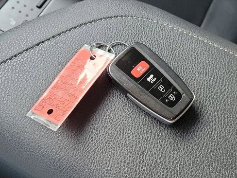 Certified 2021 Toyota Camry XSE FWD image 28