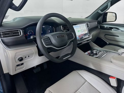 New 2026 Jeep Grand Wagoneer L Limited AWD/4WD image 9