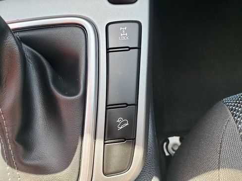 Used 2024 Kia Seltos LX AWD/4WD image 19