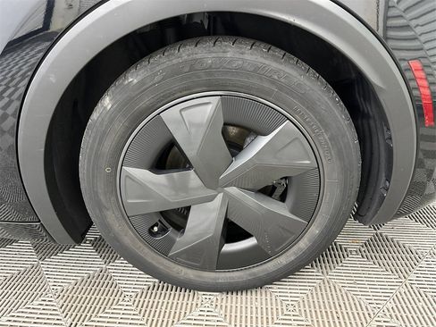 Used 2024 Toyota Prius LE image 19