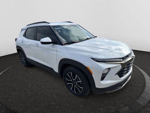 Used 2025 Chevrolet TrailBlazer ACTIV w/ Convenience Package image 1