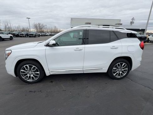 Used 2022 GMC Terrain Denali image 5