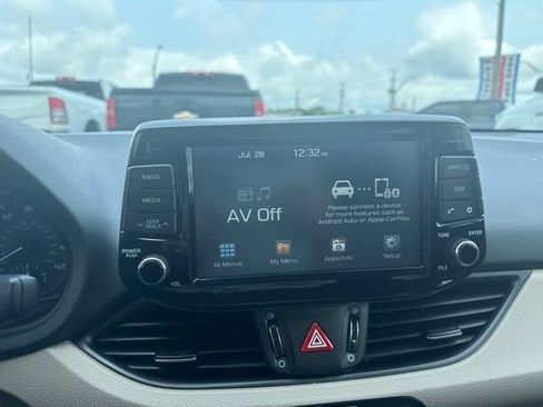 Used 2020 Hyundai Elantra GT FWD image 23