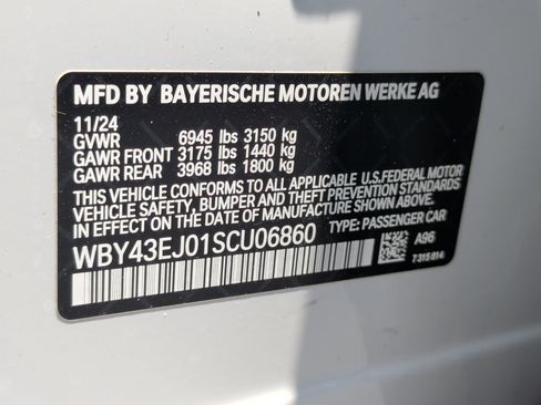 Certified 2025 BMW i7 eDrive50 w/ M Sport Package RWD image 43
