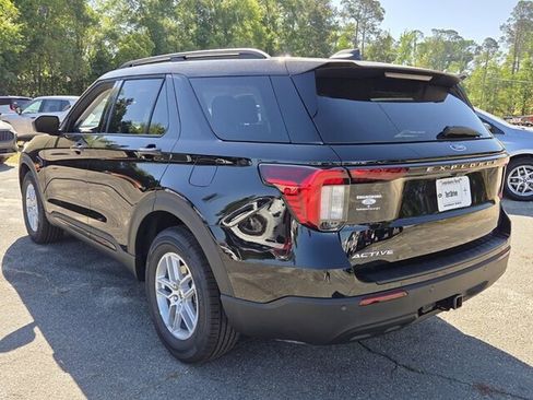 New 2026 Ford Explorer Active RWD image 10