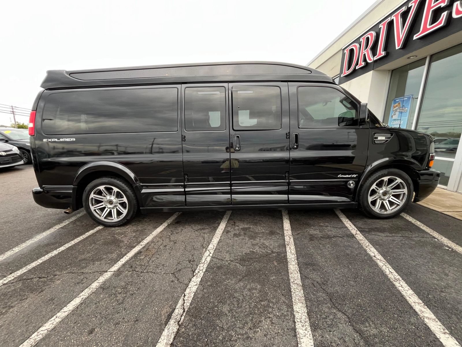 Used 2018 Chevrolet Express 2500 Extended w/ Enhanced Convenience Package RWD image 15