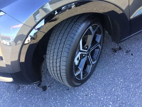 New 2025 Kia Niro EX Touring image 21