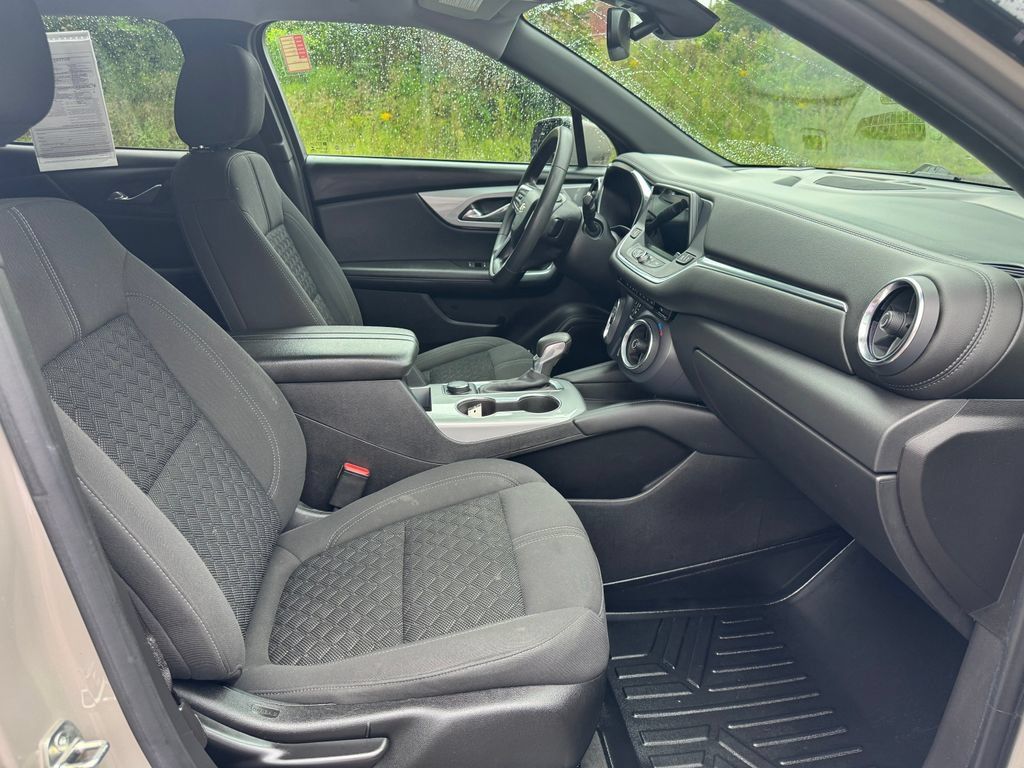 Used 2021 Chevrolet Blazer LT AWD/4WD image 9