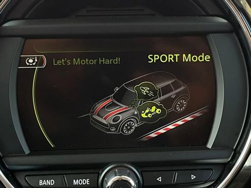 Used 2015 MINI Cooper 4-Door Hardtop image 53