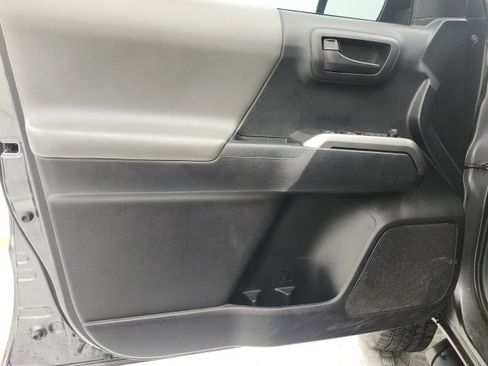 Certified 2019 Toyota Tacoma SR5 image 11