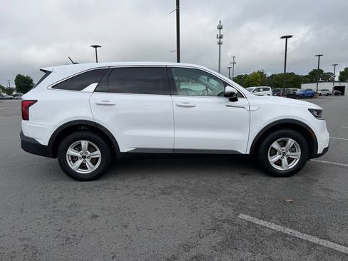 Certified 2022 Kia Sorento LX FWD image 8